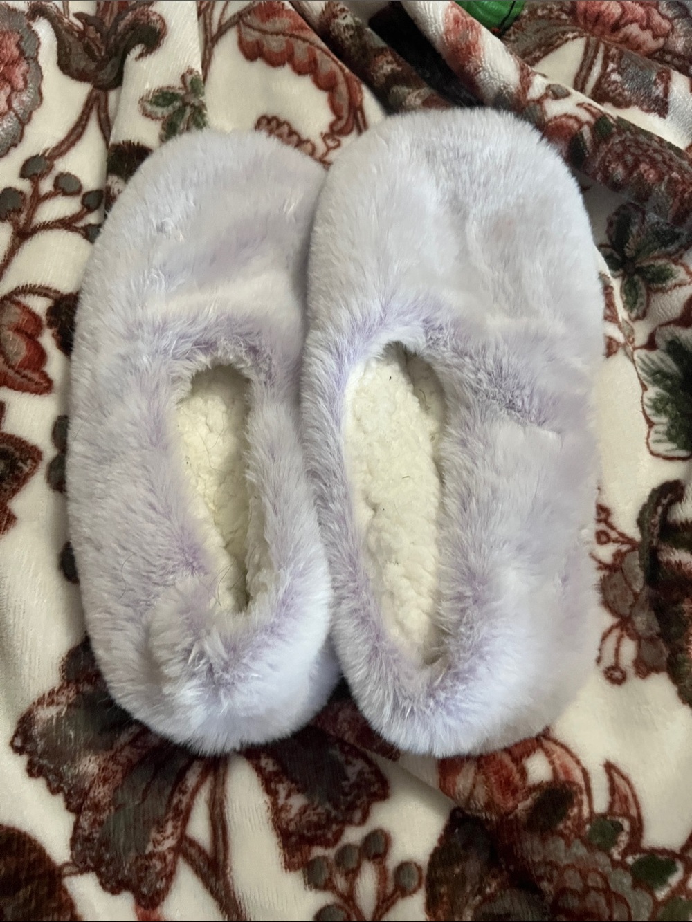 Plush Lavender Faux Fur Women's Slip-On Slippers